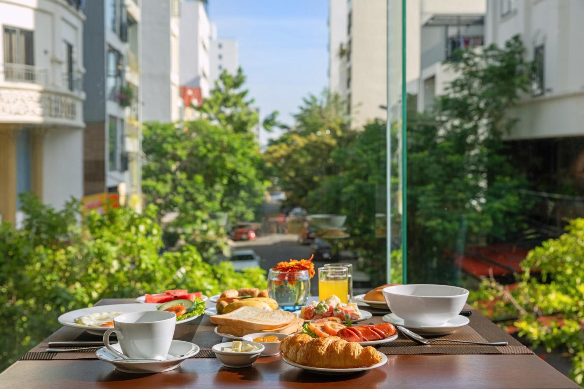 Aria Grand Hotel & Spa Дананг Екстериор снимка