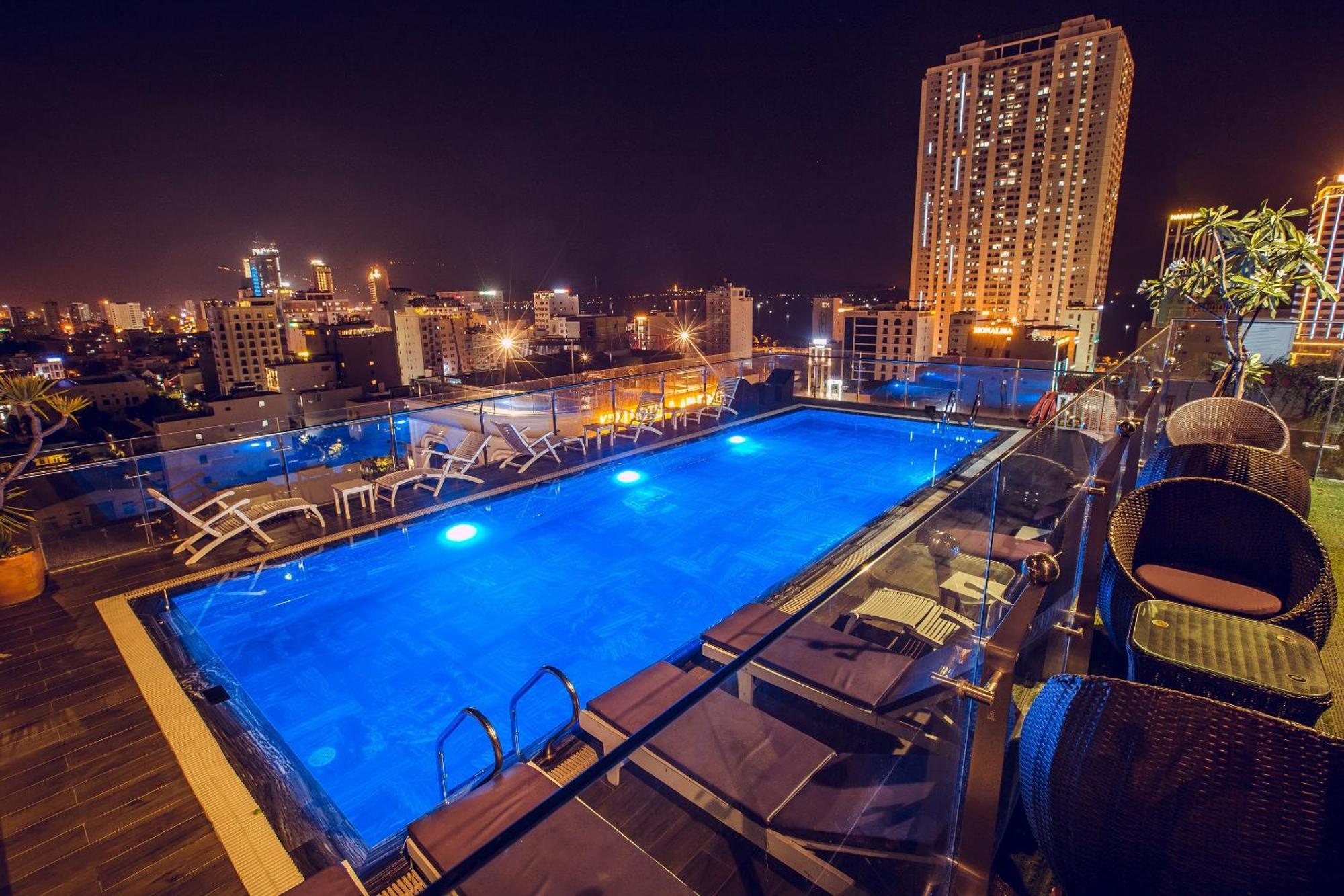 Aria Grand Hotel & Spa Дананг Екстериор снимка
